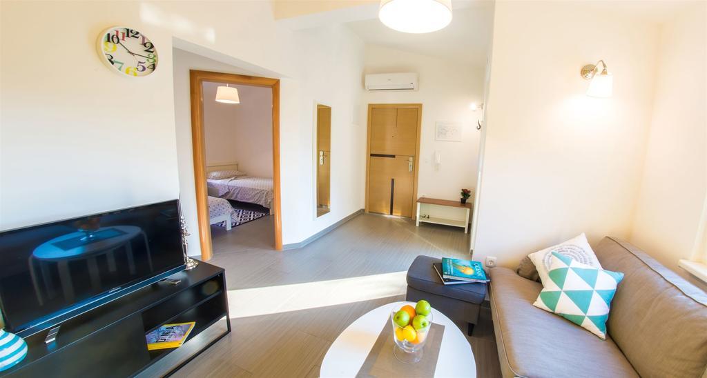 Apartments Denis Клек Екстер'єр фото