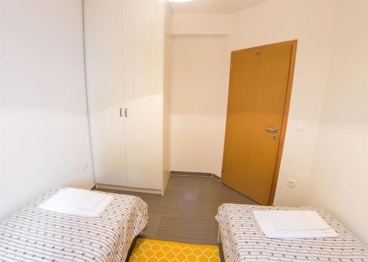 Apartments Denis Клек Екстер'єр фото
