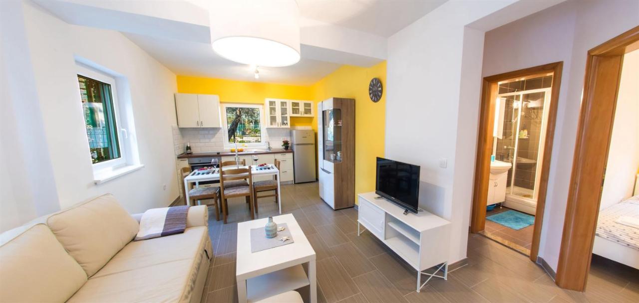 Apartments Denis Клек Екстер'єр фото